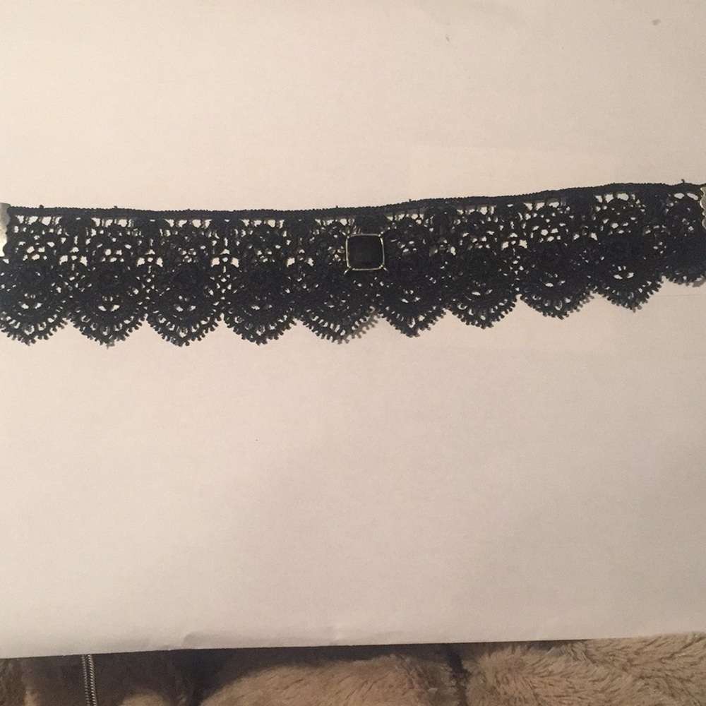 Black lace choker